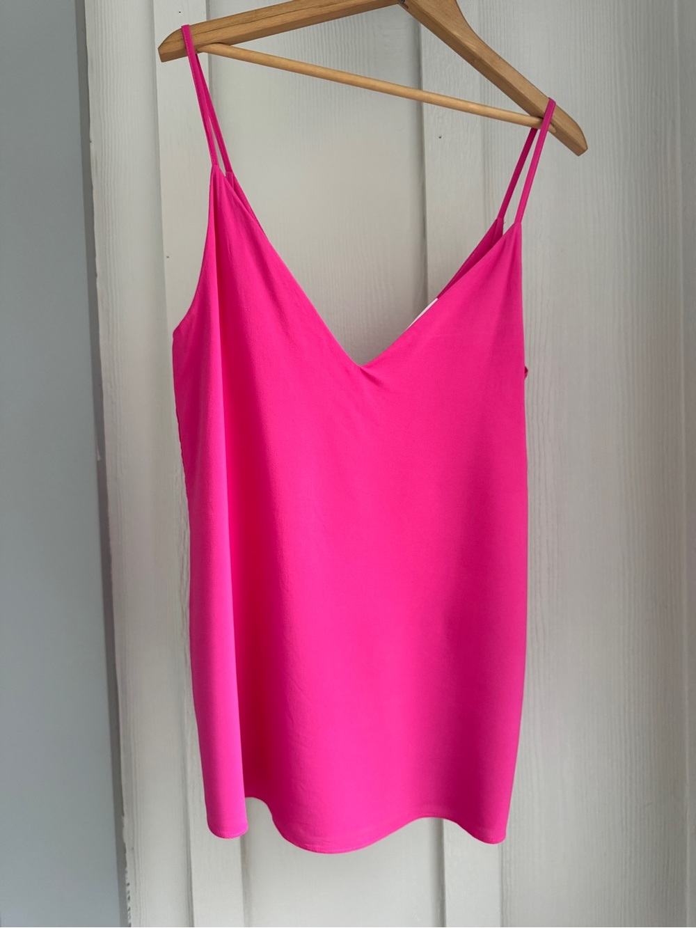 Liviana Conti Hot Pink Silk-Feel Camisole Tank – Minimal Chic